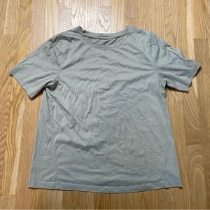 Lululemon womens green shirt sleeve shirt size 8 EUC